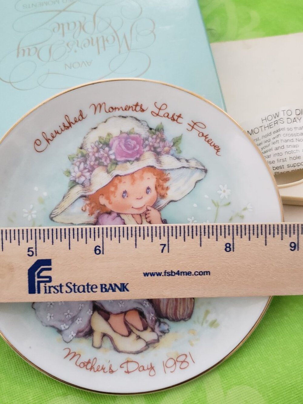Vintage Avon Mother's Day Plate 1981 Cherished Moments With Box - Picture 2 of 5